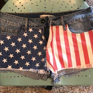Bullhead Black American Flag Denim Shorts 🇺🇸